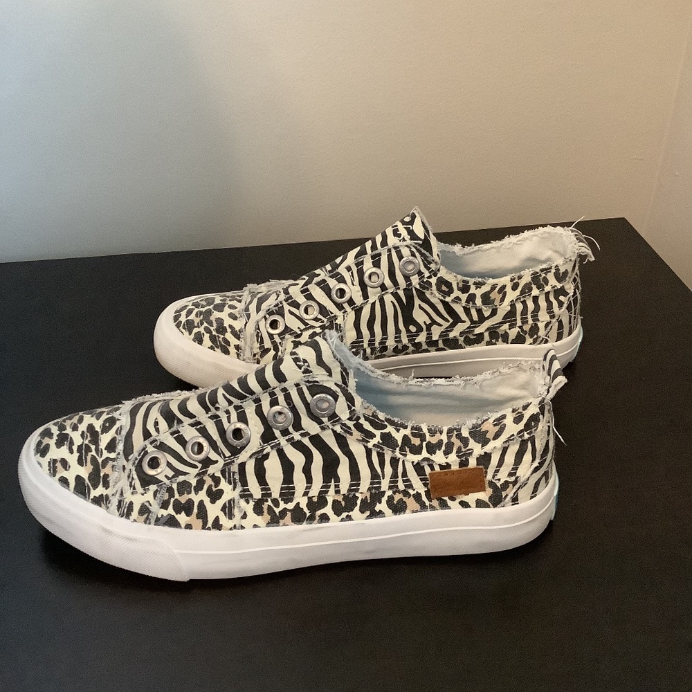 Blowfish Malibu canvas shoe size 8.5. Animal print